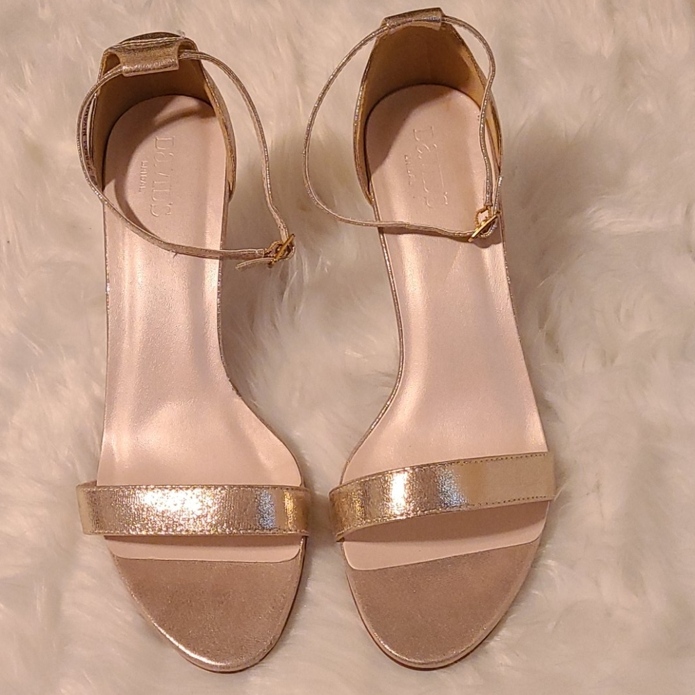 David's Bridal Gold Shimmer Heel Size 9w